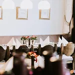 Hotel Hirlanda Zuers