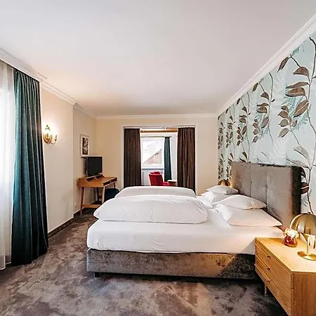 Hirlanda Hotel 4*