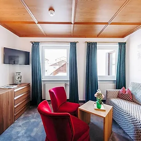 Hirlanda Hotel 4*