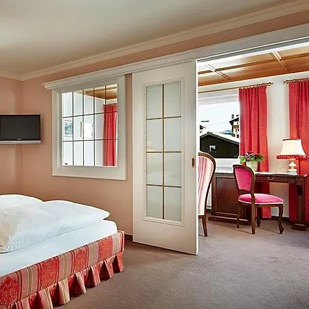 Hirlanda Hotel 4*