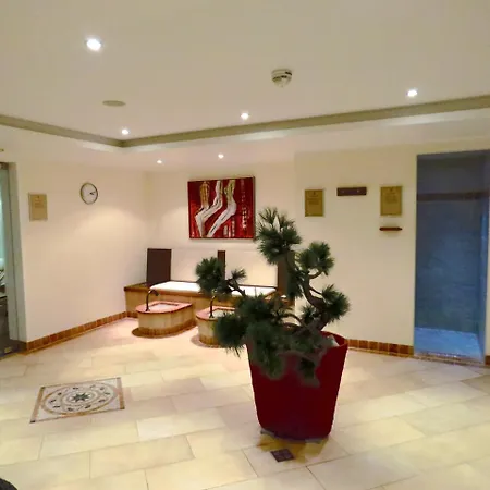 Hirlanda Hotel