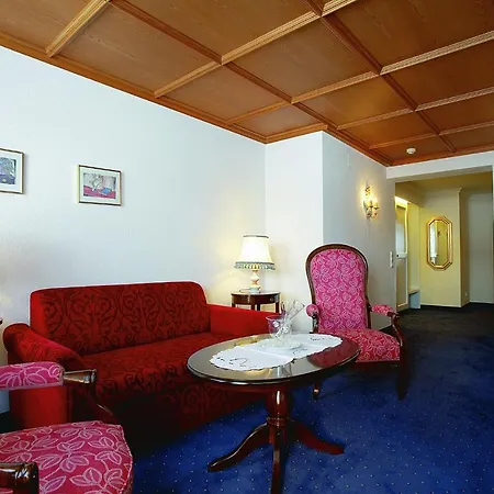 Hirlanda Hotell 4*